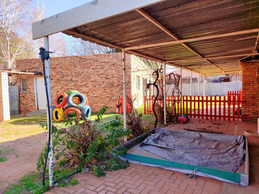 4 Bedroom Property for Sale in Flamwood North West